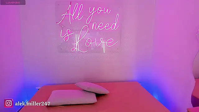 aleksandramiller  online show from April 29, 5:11 am