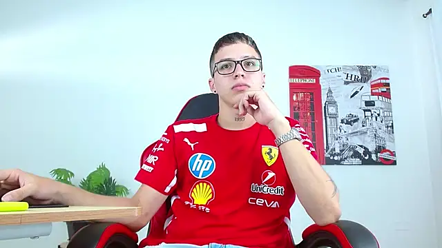 Snapshot of Cumandres18 chatting on September 9, 2:05 pm Cumandres18 online show from September 9, 2:05 pm