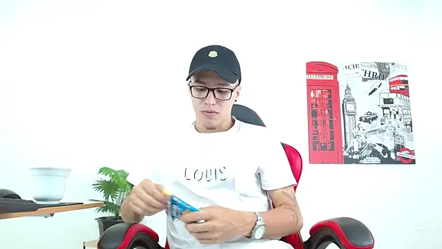 Snapshot of Cumandres18 chatting on September 16, 1:45 pm Cumandres18 online show from September 16, 1:45 pm