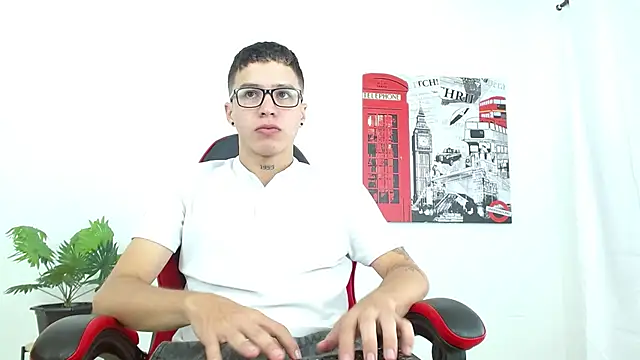 Snapshot of Cumandres18 chatting on September 22, 2:08 pm Cumandres18 online show from September 22, 2:08 pm