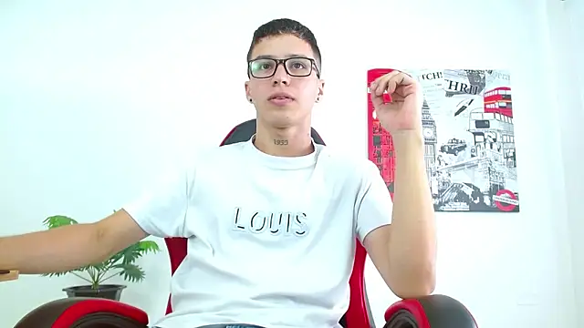 Snapshot of Cumandres18 chatting on September 23, 1:58 pm Cumandres18 online show from September 23, 1:58 pm