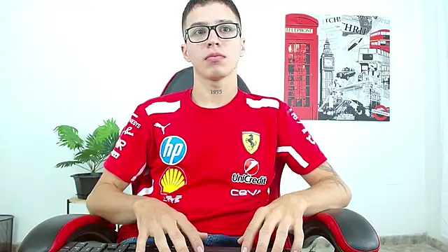 Snapshot of Cumandres18 chatting on October 15, 2:06 pm Cumandres18 online show from October 15, 2:06 pm