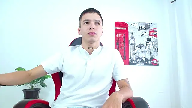 Snapshot of Cumandres18 chatting on October 16, 2:07 pm Cumandres18 online show from October 16, 2:07 pm