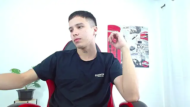 Snapshot of Cumandres18 chatting on October 17, 2:19 pm Cumandres18 online show from October 17, 2:19 pm