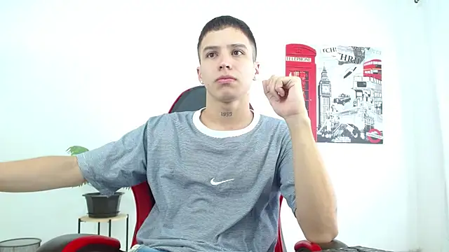 Snapshot of Cumandres18 chatting on October 23, 2:05 pm Cumandres18 online show from October 23, 2:05 pm