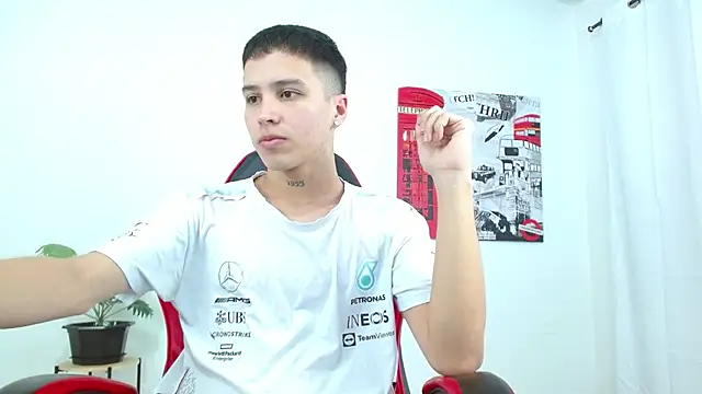 Snapshot of Cumandres18 chatting on October 28, 1:58 pm Cumandres18 online show from October 28, 1:58 pm