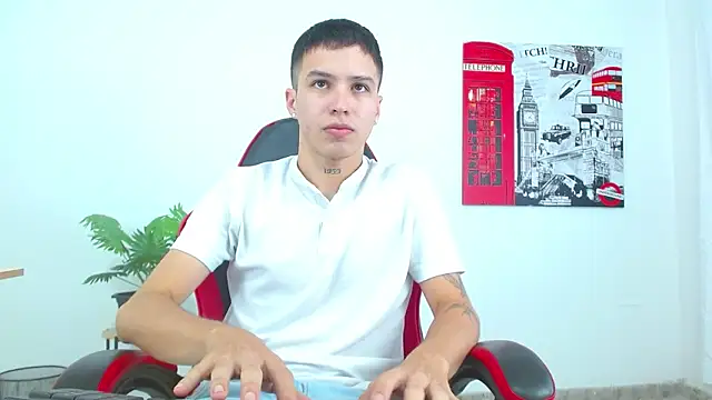 Snapshot of Cumandres18 chatting on October 29, 1:57 pm Cumandres18 online show from October 29, 1:57 pm