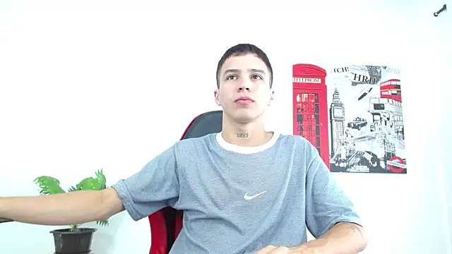 Snapshot of Cumandres18 chatting on October 31, 1:56 pm Cumandres18 online show from October 31, 1:56 pm