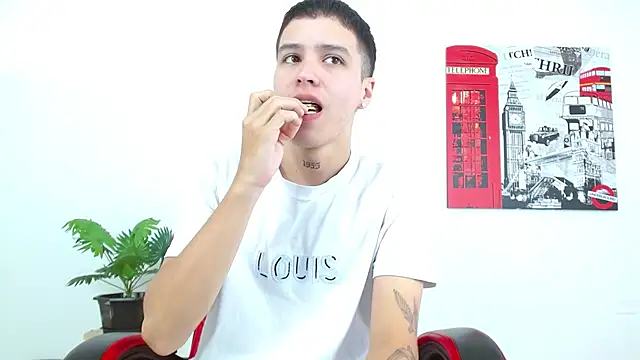 Snapshot of Cumandres18 chatting on November 7, 2:17 pm Cumandres18 online show from November 7, 2:17 pm