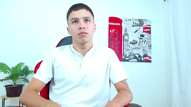 Snapshot of Cumandres18 chatting on November 10, 1:54 pm Cumandres18 online show from November 10, 1:54 pm