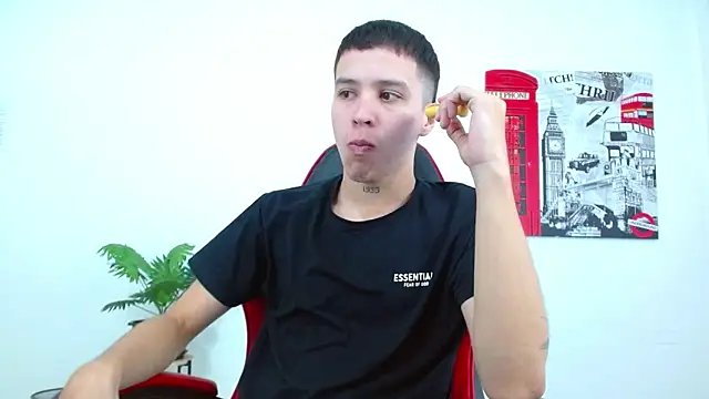 Snapshot of Cumandres18 chatting on November 12, 2:06 pm Cumandres18 online show from November 12, 2:06 pm