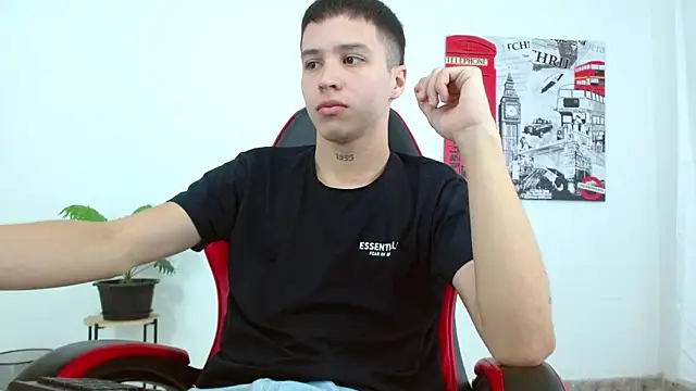 Snapshot of Cumandres18 chatting on November 14, 2:16 pm Cumandres18 online show from November 14, 2:16 pm