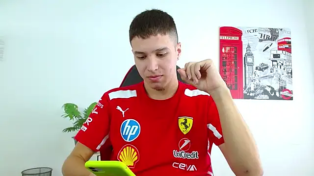 Snapshot of Cumandres18 chatting on December 3, 2:15 pm Cumandres18 online show from December 3, 2:15 pm