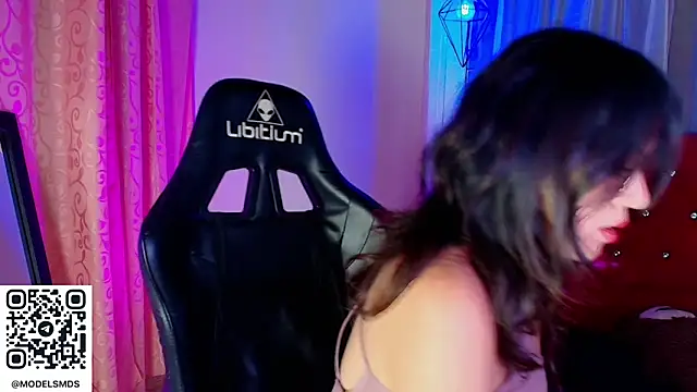 Snapshot of catalina_santana20 chatting on November 13, 8:30 pm catalina santana20 online show from November 13, 8:30 pm