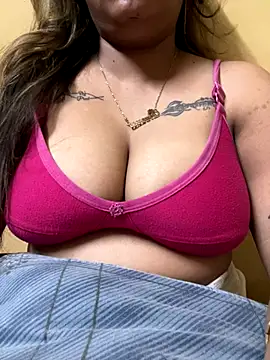 Snapshot of Shiny_HOT01 chatting on October 31, 8:21 pm Shiny HOT01 online show from October 31, 8:21 pm