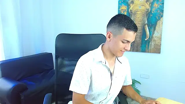 Matiius18 online show from May 4, 1:51 pm