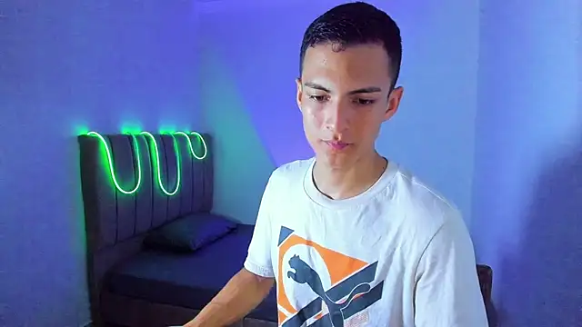 Matiius18 online show from June 13, 6:39 pm