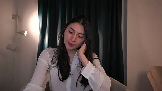 Auralea online show from May 12, 5:04 am