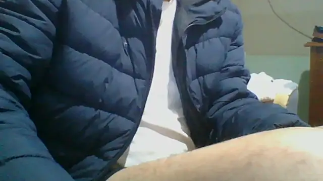 Snapshot of rimenos20 chatting on October 25, 12:40 am rimenos20 online show from October 25, 12:40 am