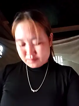 Snapshot of tthun1 chatting on April 5, 1:03 am tthun1 online show from April 5, 1:03 am