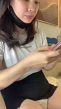 zhizhinaigai online show from June 18, 4:02 am