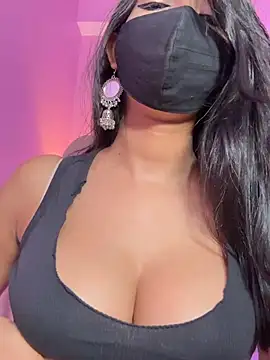 Snapshot of Neha18 chatting on July 14, 11:38 am Neha18 online show from July 14, 11:38 am