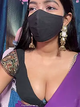 Snapshot of Neha18 chatting on August 7, 9:22 am Neha18 online show from August 7, 9:22 am