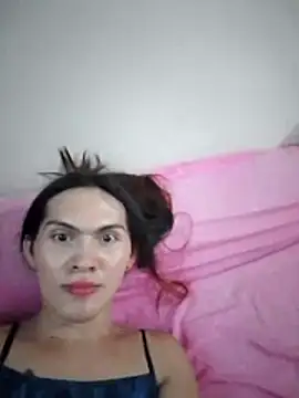 Snapshot of Pinkyweb_03 chatting on June 5, 9:26 am Pinkyweb 03 online show from June 5, 9:26 am