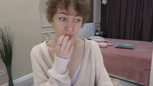 daniellia  online show from October 14, 8:59 am