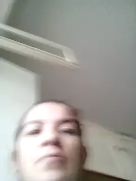 alinaalinutzq online show from December 2, 7:03 am