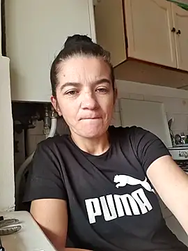 alinaalinutzq online show from December 20, 11:06 am