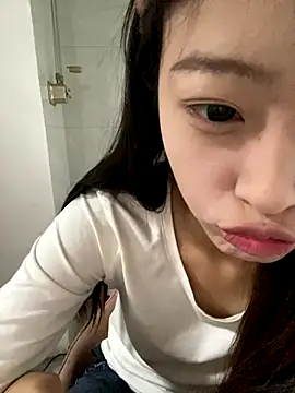 Snapshot of MengMeng0515 chatting on November 15, 8:55 am MengMeng0515 online show from November 15, 8:55 am