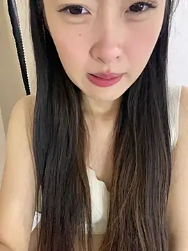 MengMeng0515 online show from May 4, 2:24 pm