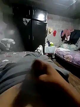 Snapshot of jann1900 chatting on December 1, 12:04 am jann1900 online show from December 1, 12:04 am