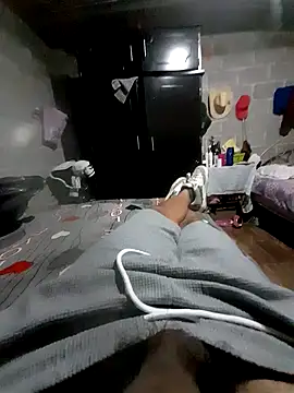 Snapshot of jann1900 chatting on December 3, 12:18 am jann1900 online show from December 3, 12:18 am