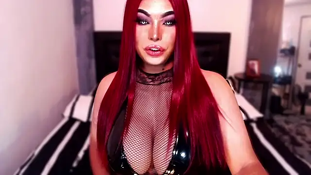 Snapshot of xTrixieMae chatting on October 8, 9:51 am xTrixieMae online show from October 8, 9:51 am