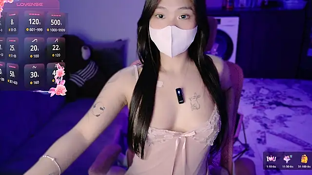 Snapshot of Phuong_Bee chatting on May 28, 2:36 pm Phuong Bee online show from May 28, 2:36 pm