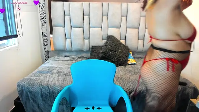 Snapshot of Kiara_Cruz__ chatting on June 3, 7:30 pm Kiara Cruz online show from June 3, 7:30 pm