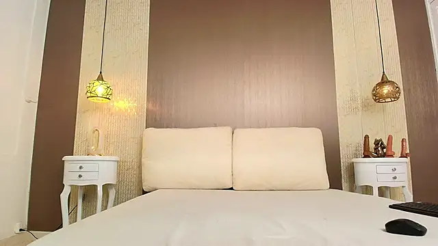 Tiifany Baker online show from November 25, 7:47 pm