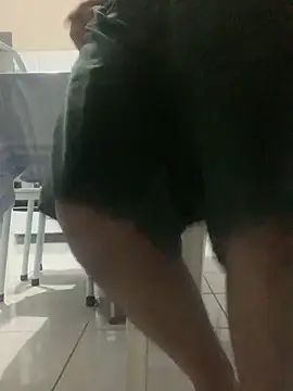 renannoviinho17z online show from March 14, 11:43 pm