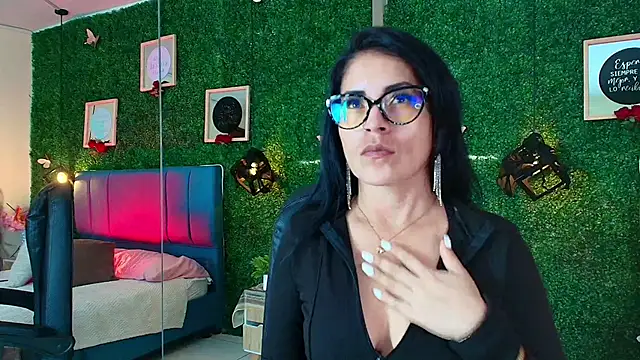 Linagh  online show from November 10, 11:53 am