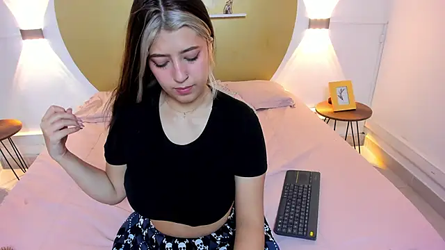 Bella  Lane online show from December 16, 6:02 pm