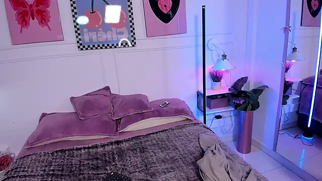 Zoe Lynch  online show from February 3, 11:37 am