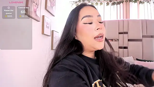 Zoey thompson online show from November 6, 7:48 pm