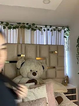 Snapshot of Zoey_thompson chatting on June 17, 11:01 am Zoey thompson online show from June 17, 11:01 am
