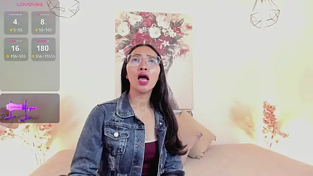 lucyy liiuu online show from December 22, 3:09 pm