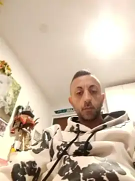 Snapshot of Blackmen_90 chatting on November 6, 9:10 am Blackmen 90 online show from November 6, 9:10 am