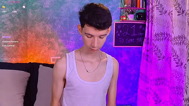 Snapshot of VicenteFerrer chatting on October 3, 2:41 am VicenteFerrer online show from October 3, 2:41 am