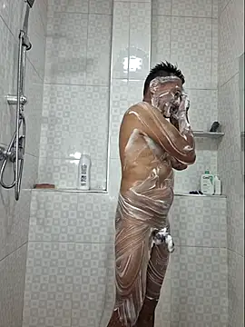 Snapshot of Franz-19 chatting on December 18, 4:07 am Franz-19 online show from December 18, 4:07 am