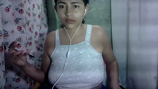 Snapshot of Anabelhotxx16 chatting on March 7, 2:19 am Anabelhotxx16 online show from March 7, 2:19 am